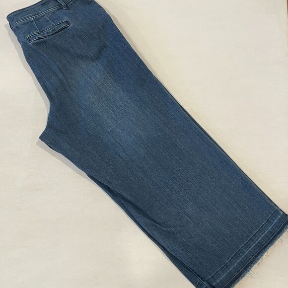 ~ J.Jill Jeans 14p Authentic Fit Full-Leg Crop Wide Medium Blue Stretch Capri - Picture 3 of 14